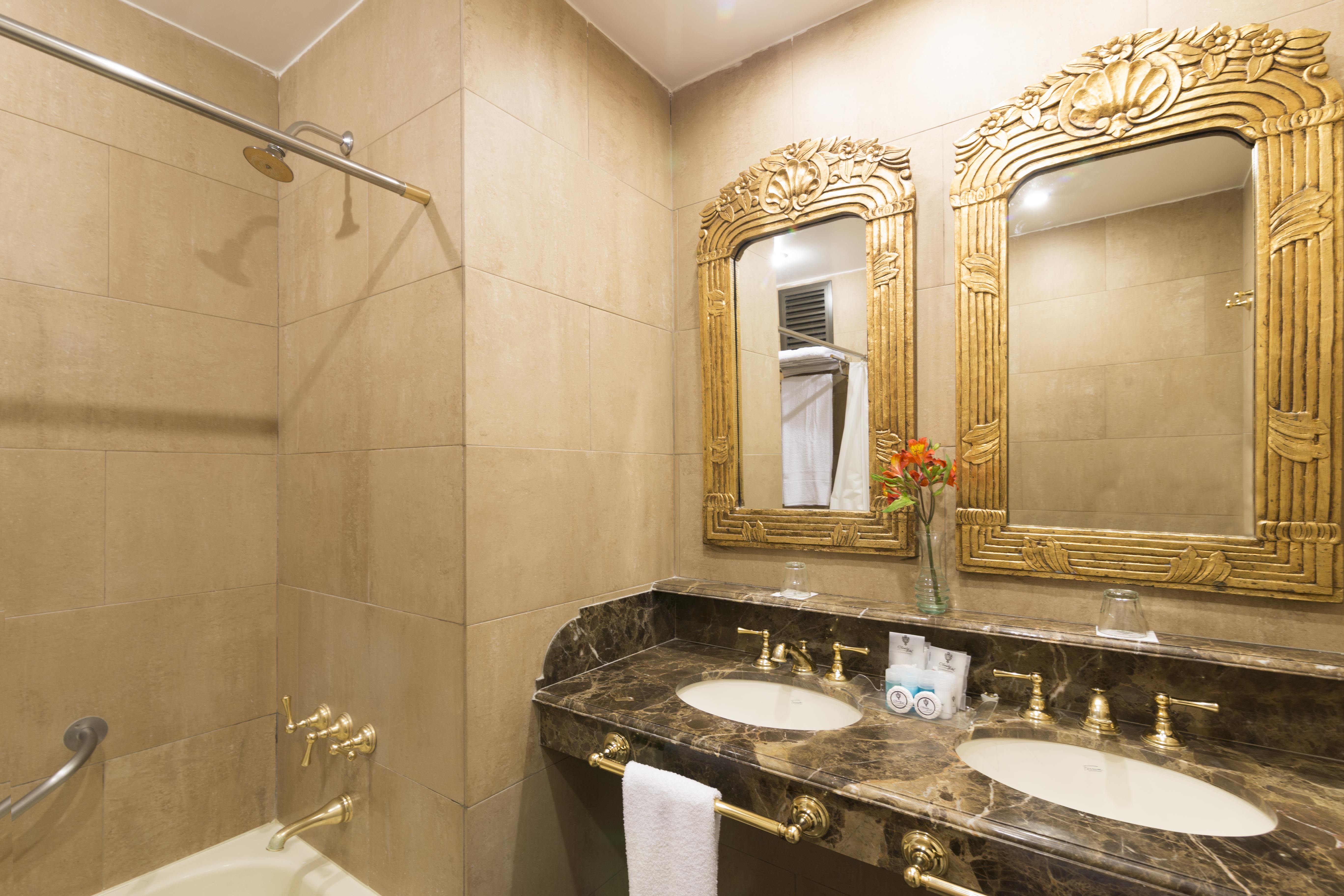 Claridge Hotel Buenos Aires Exterior foto Bathroom