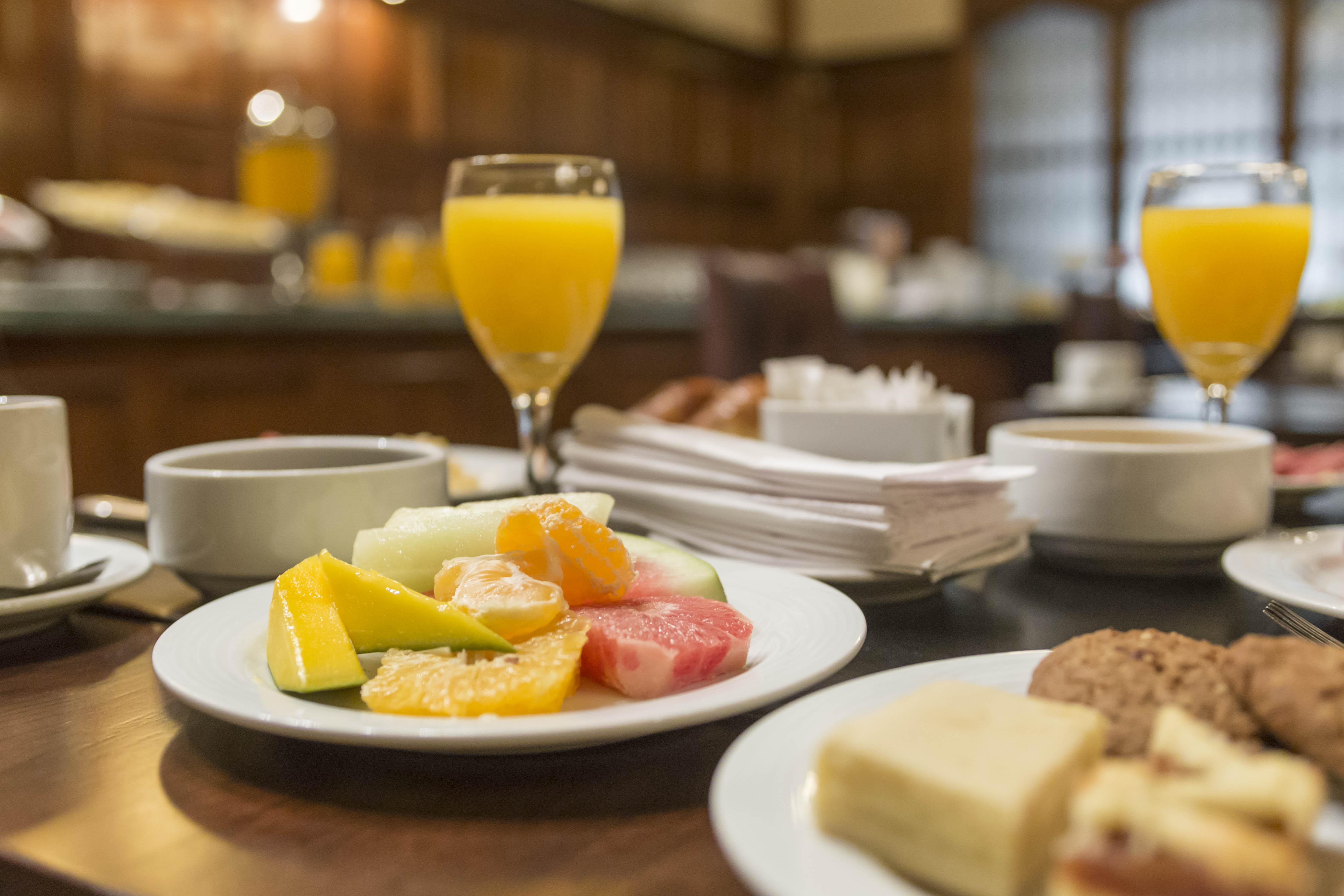 Claridge Hotel Buenos Aires Exterior foto A continental breakfast