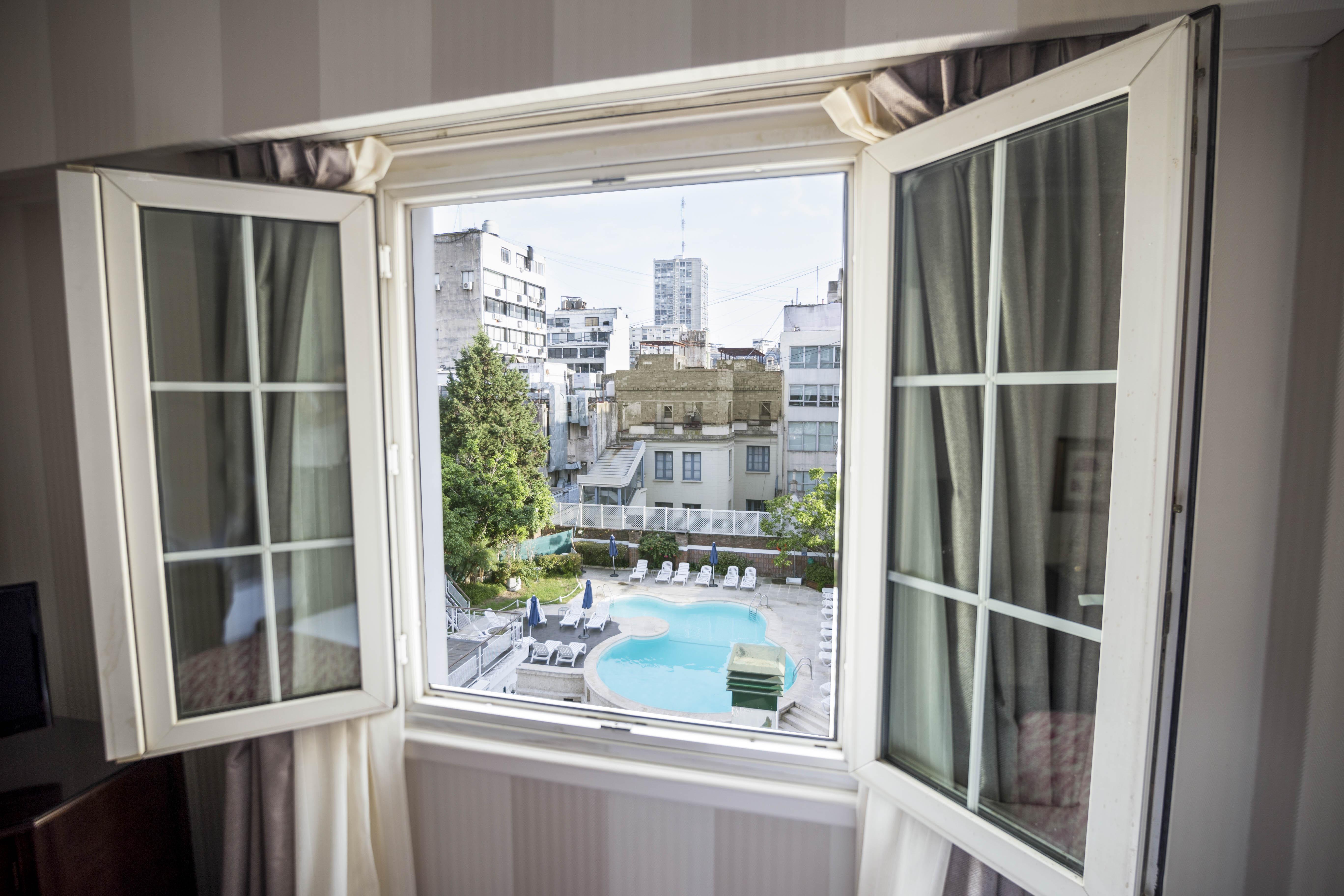 Claridge Hotel Buenos Aires Exterior foto A window
