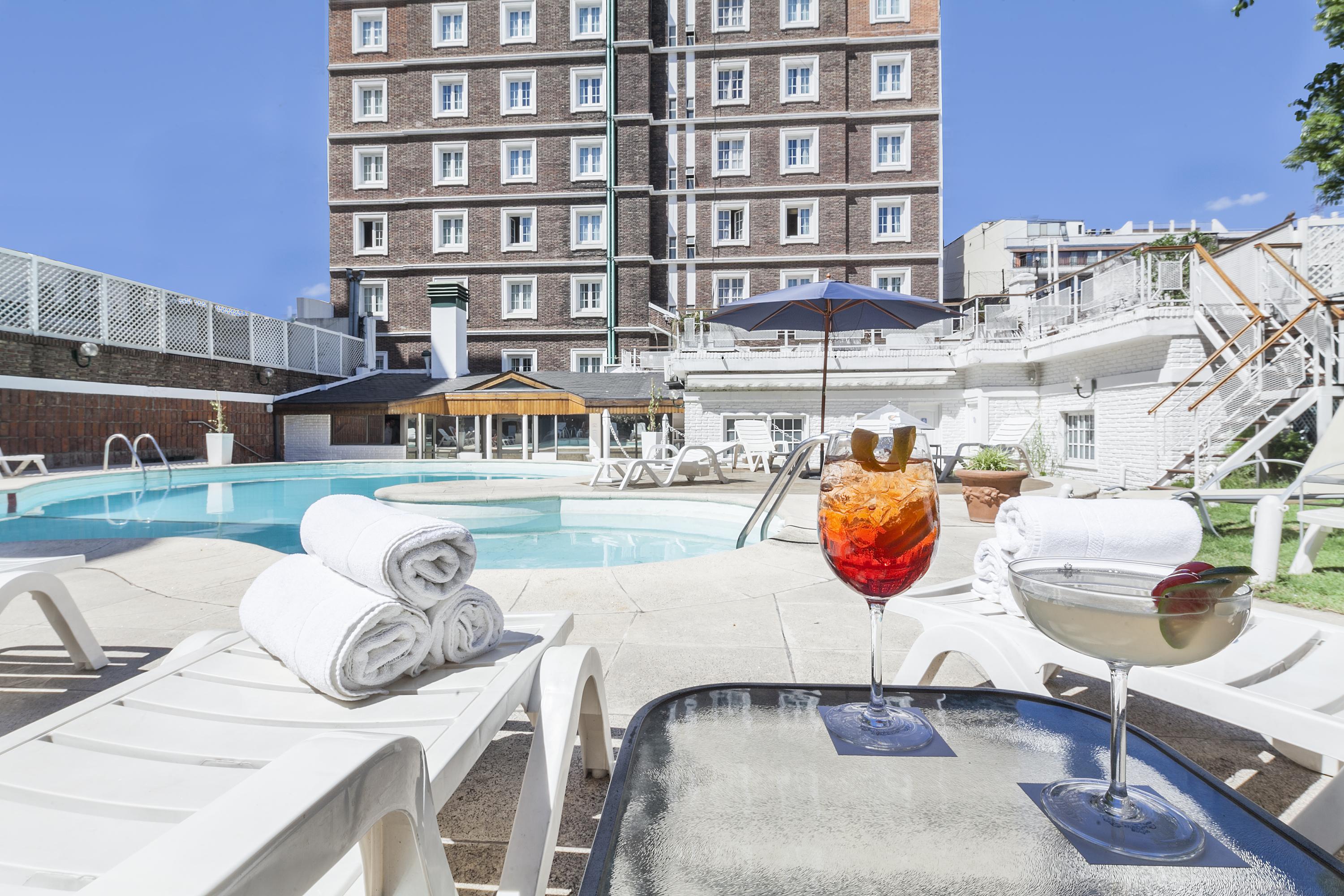 Claridge Hotel Buenos Aires Exterior foto The hotel's rooftop pool