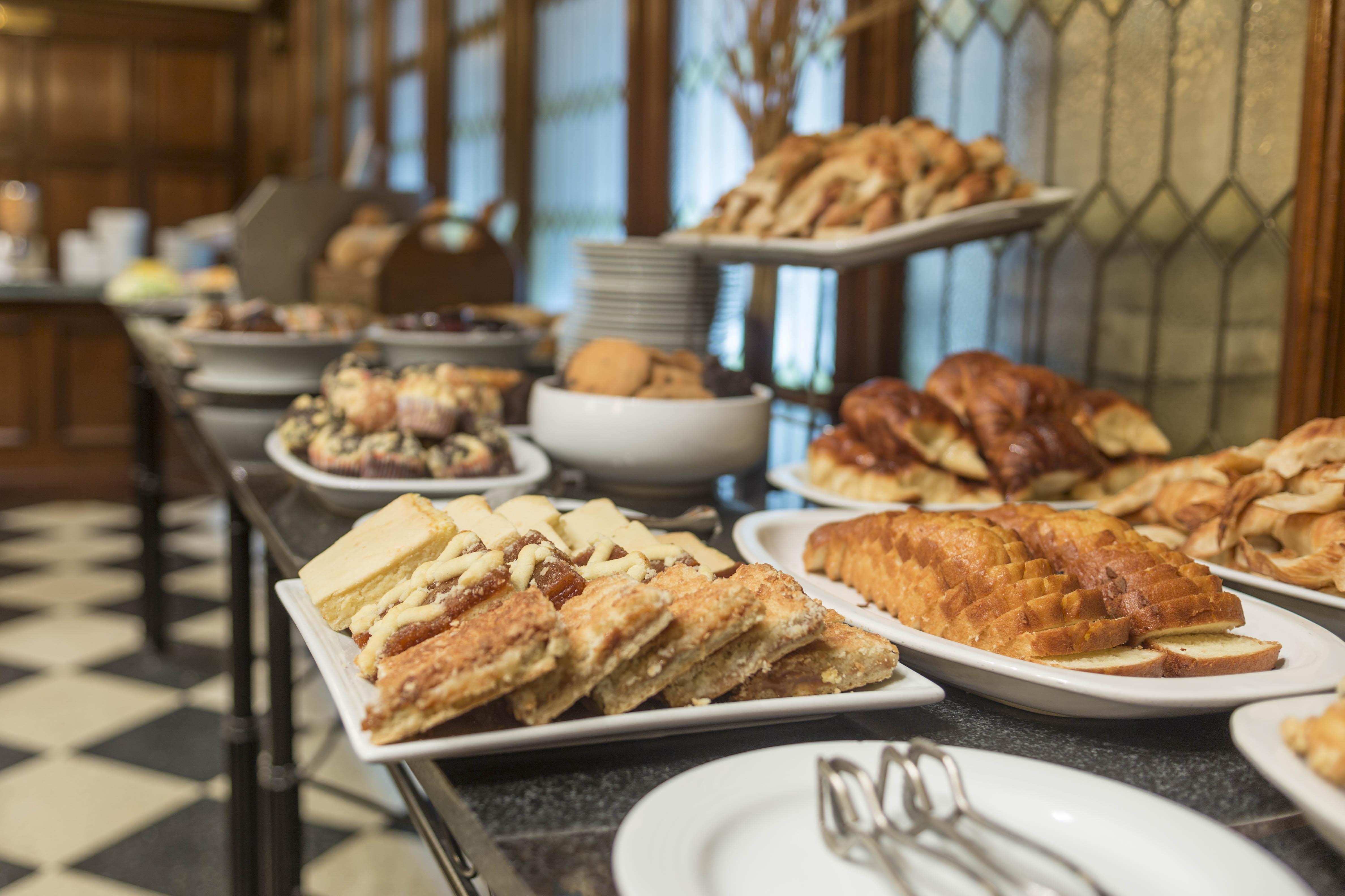 Claridge Hotel Buenos Aires Exterior foto A buffet at a hotel