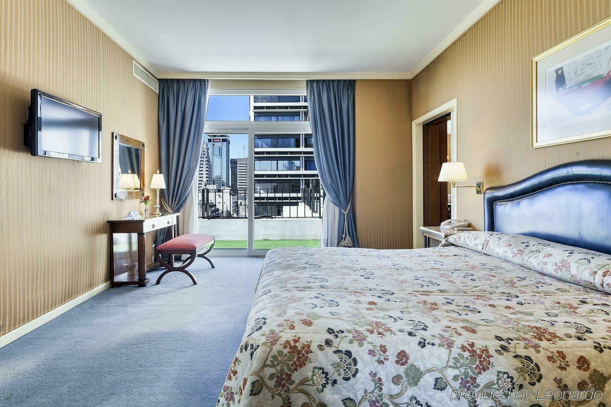 Claridge Hotel Buenos Aires Exterior foto A room at the hotel