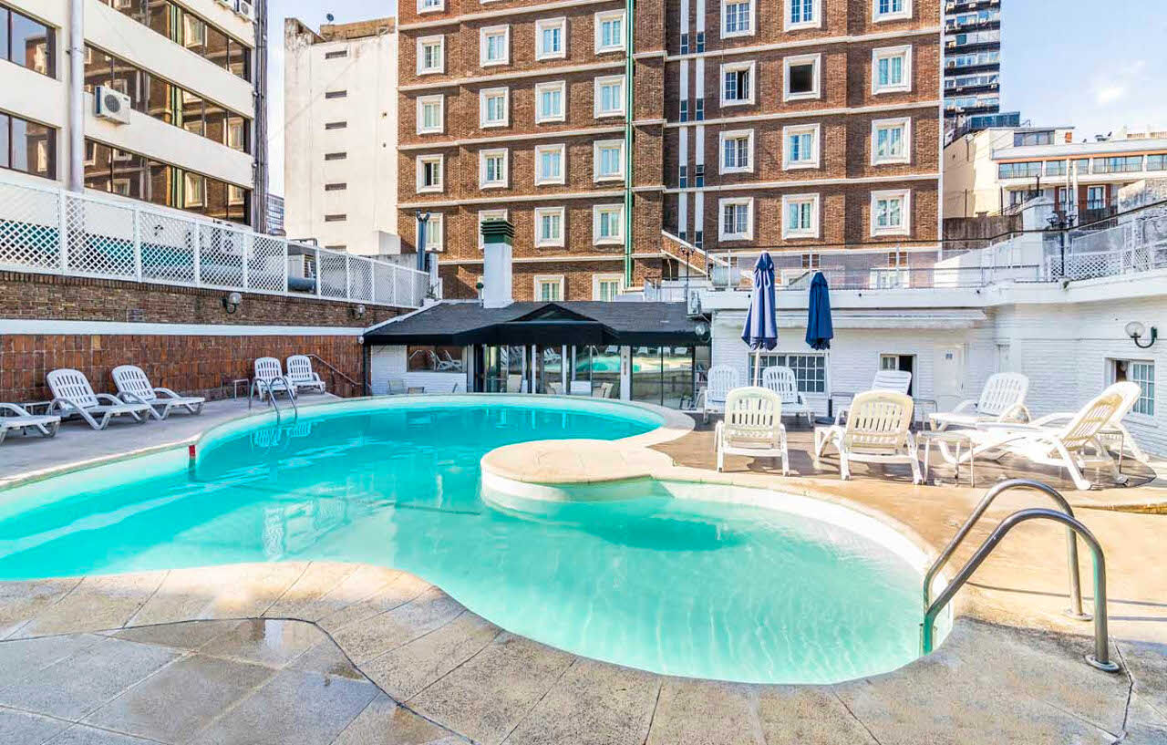 Claridge Hotel Buenos Aires Exterior foto The swimming pool at the hotel